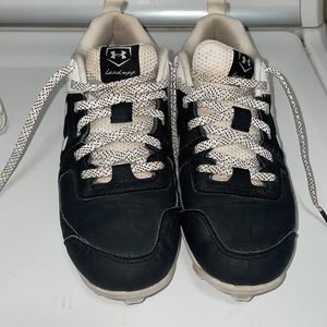 Under Armour leadoff youth baseball cleats